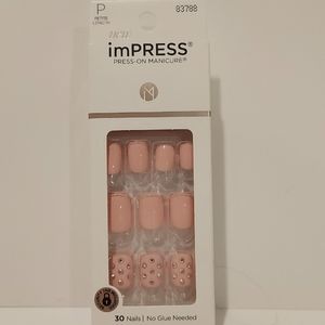 Kiss imPRESS Press-on Manicure Secrets light pink Petite lenght 83788